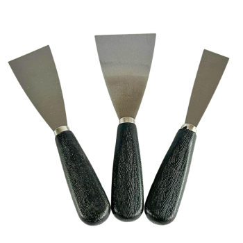 Drei Spachtel Größen 30 50 70 mm