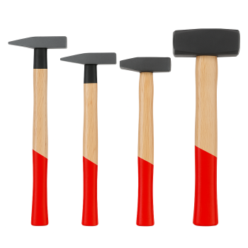 Schlosserhammer mit Holzstiel – robustes Handwerkzeug für Werkstatt und Baustelle.