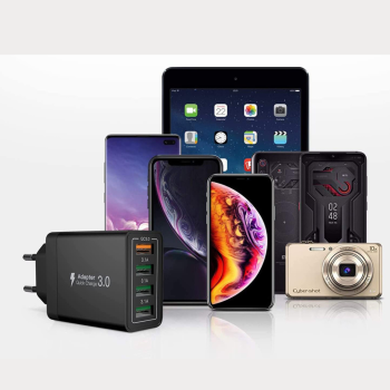 Preview: 4‑Port USB Steckdosenadapter – universelles Ladegerät mit LED‑Statusanzeige.