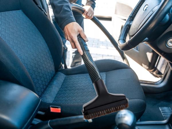 Parkettdüse mit synthetischen Borsten – kratzfrei und effizient im Alltag.